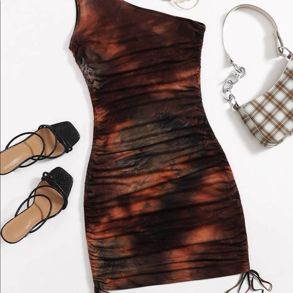 Plus Size one Shoulder tie dye bodycon dress - Picture 4 of 8
